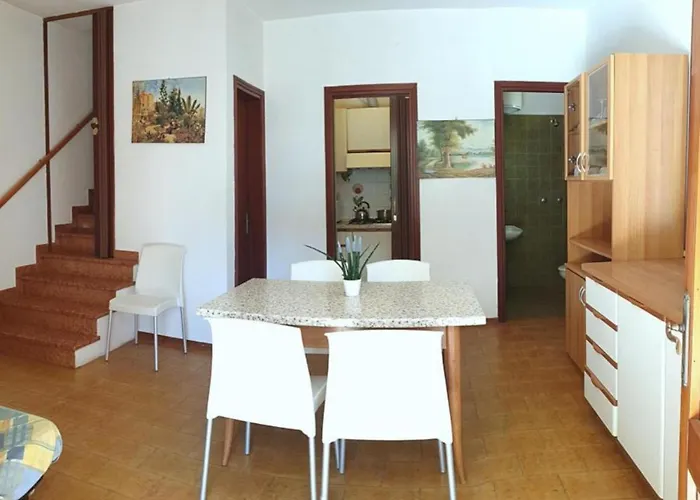 וילה Giove ביביונה